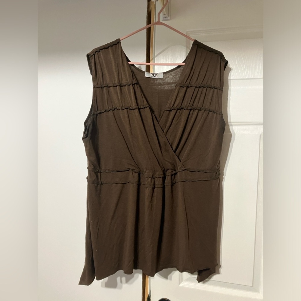 MXM Brown shark hem top